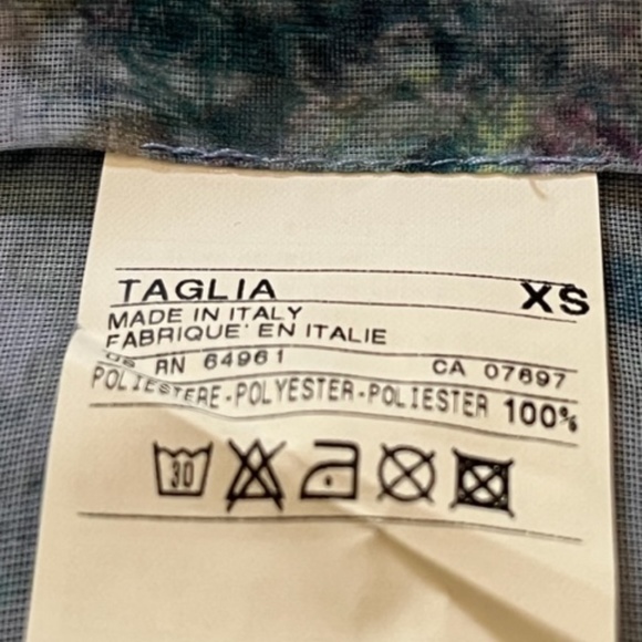 United Colors of Benetton NEW Floral print blouse Size XS - Picture 3 of 8